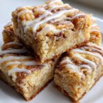 Cinnamon Roll Cookie Bars