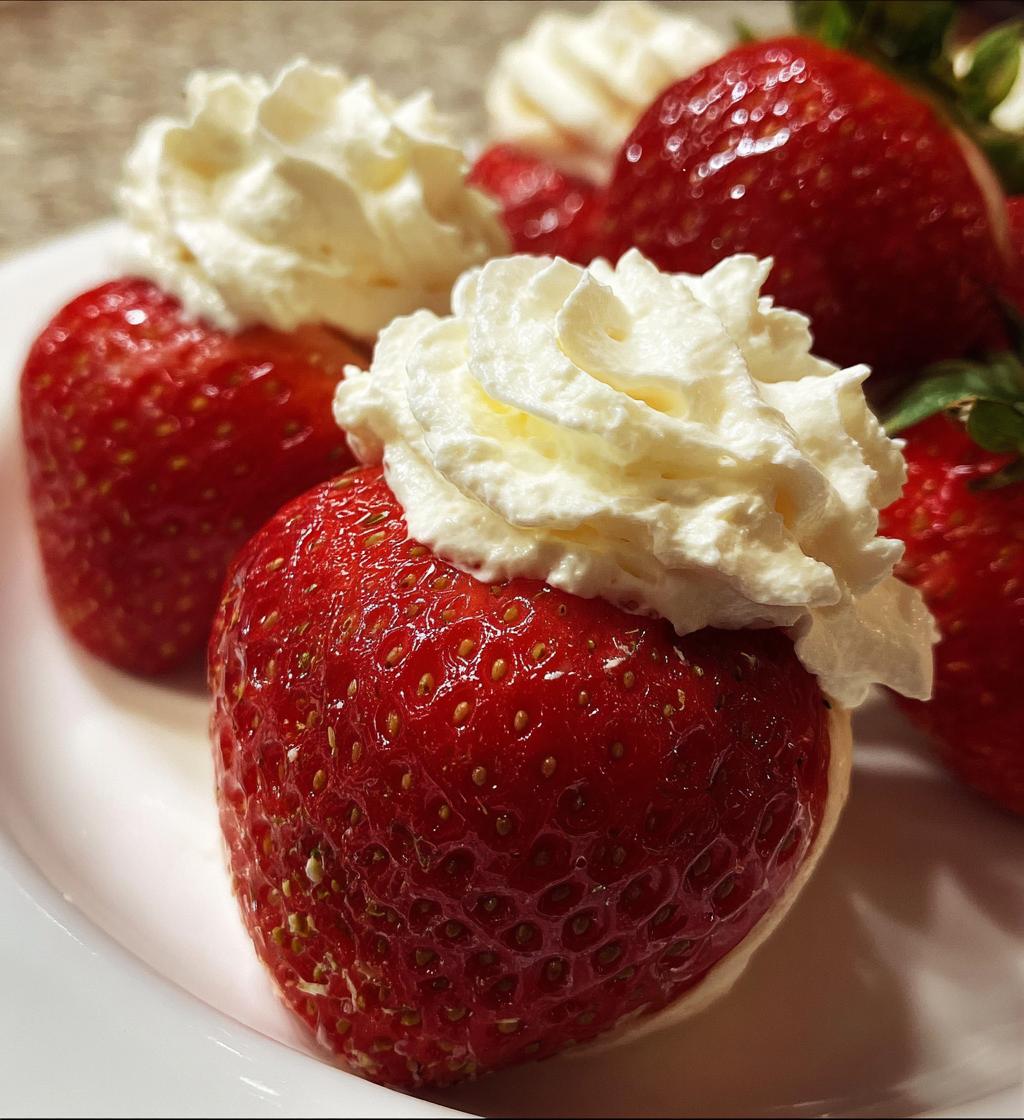 Cheesecake Stuffed Strawberries - detail 1